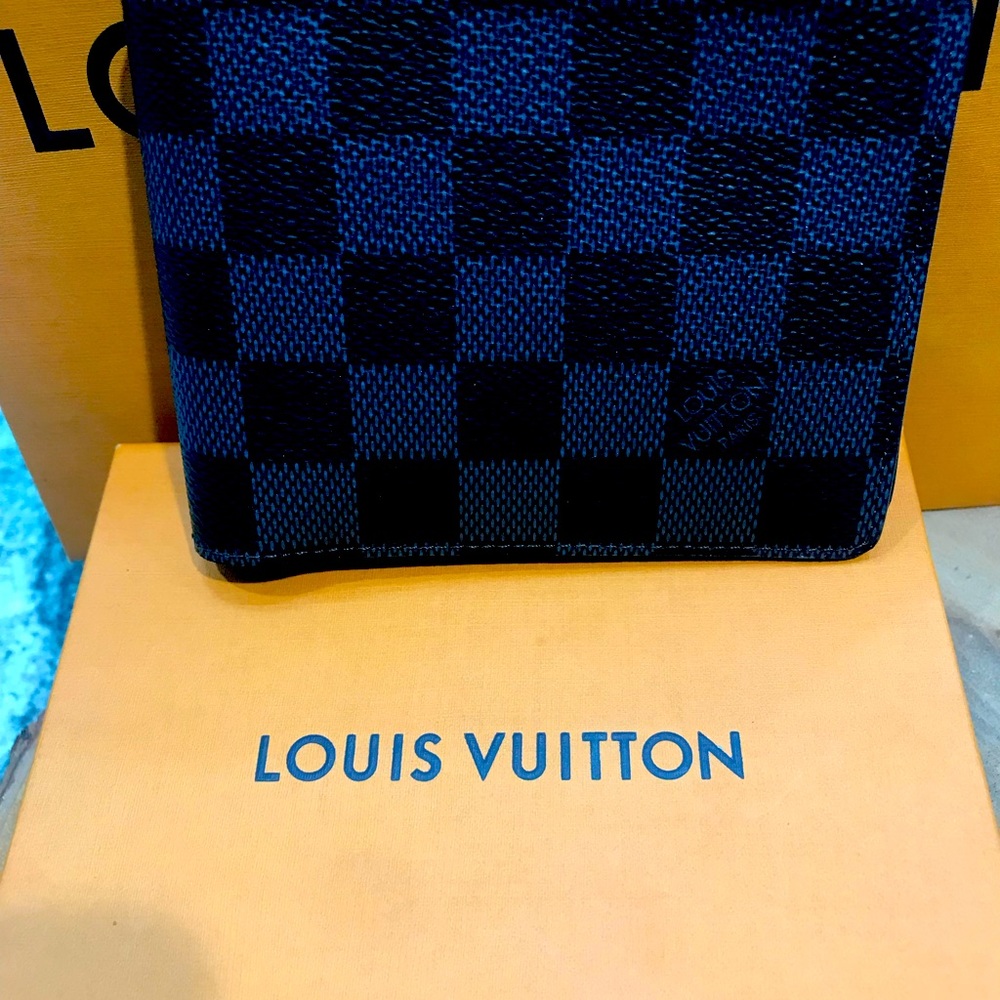 Louis Vuitton mens wallet